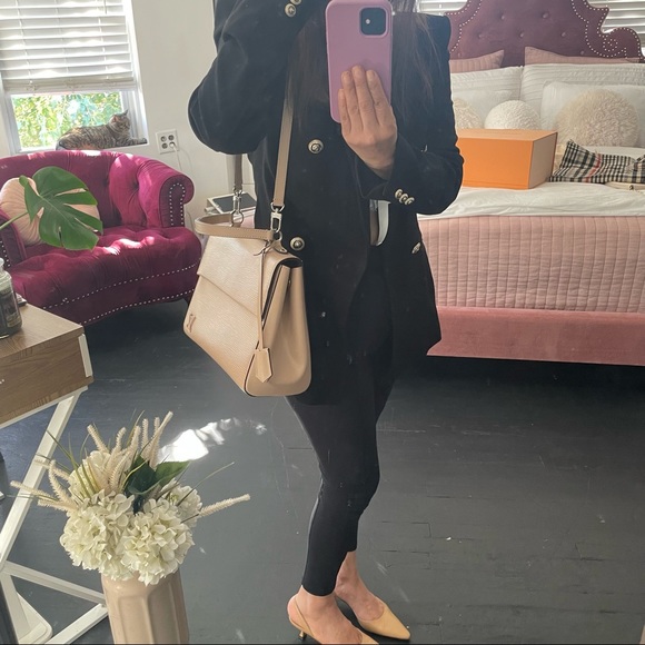 Louis Vuitton Cluny MM - Picture 15 of 16